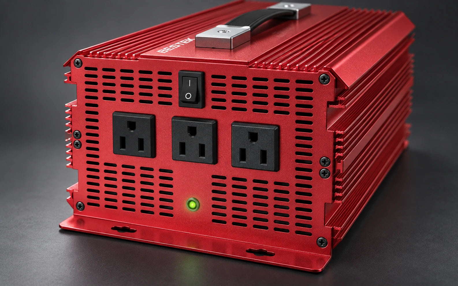BESTEK 3-Outlet 2000W Power Inverter controls and connections