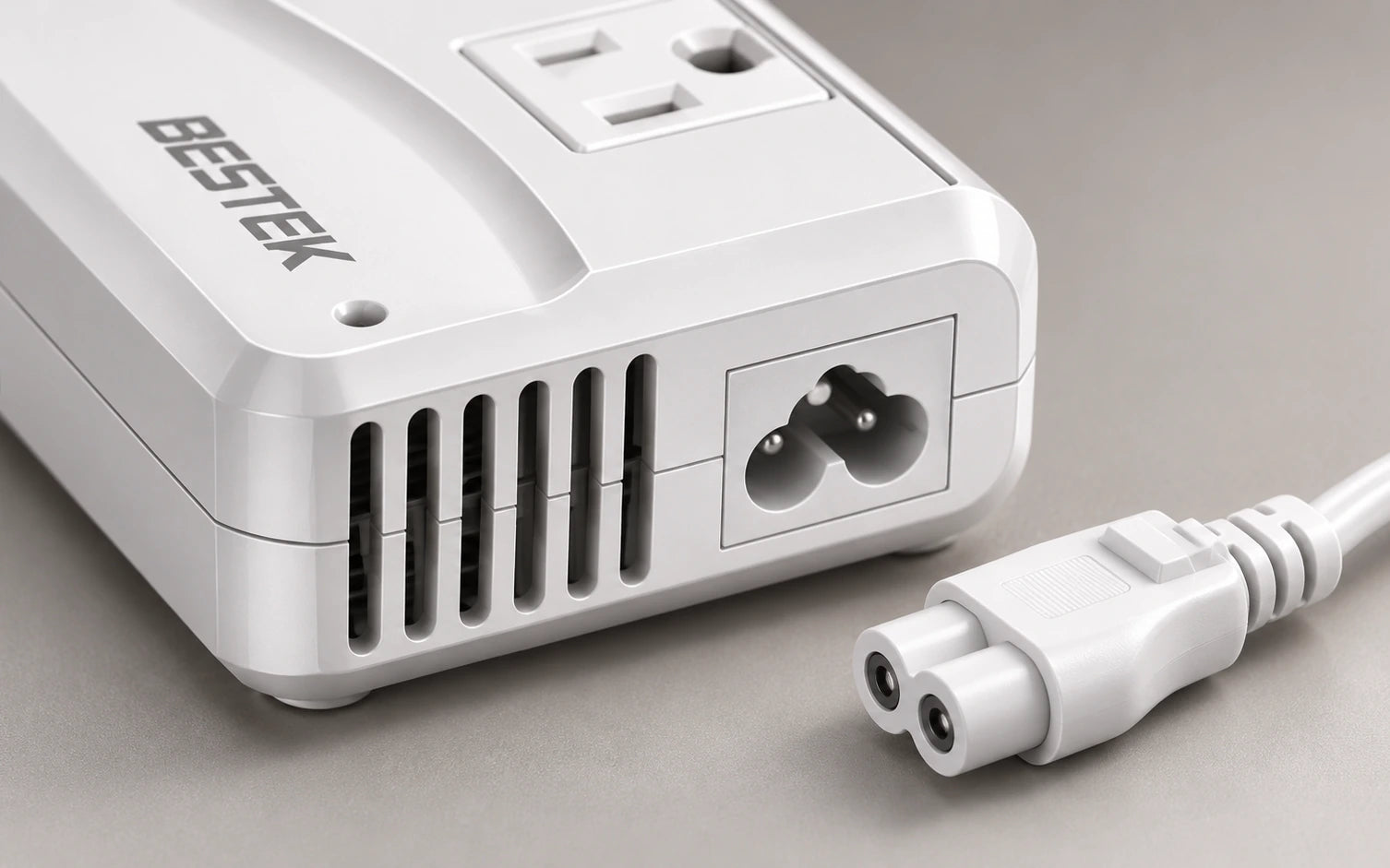 BESTEK Universal 100-220V to 110V Voltage Converter 250W construction and protection detail