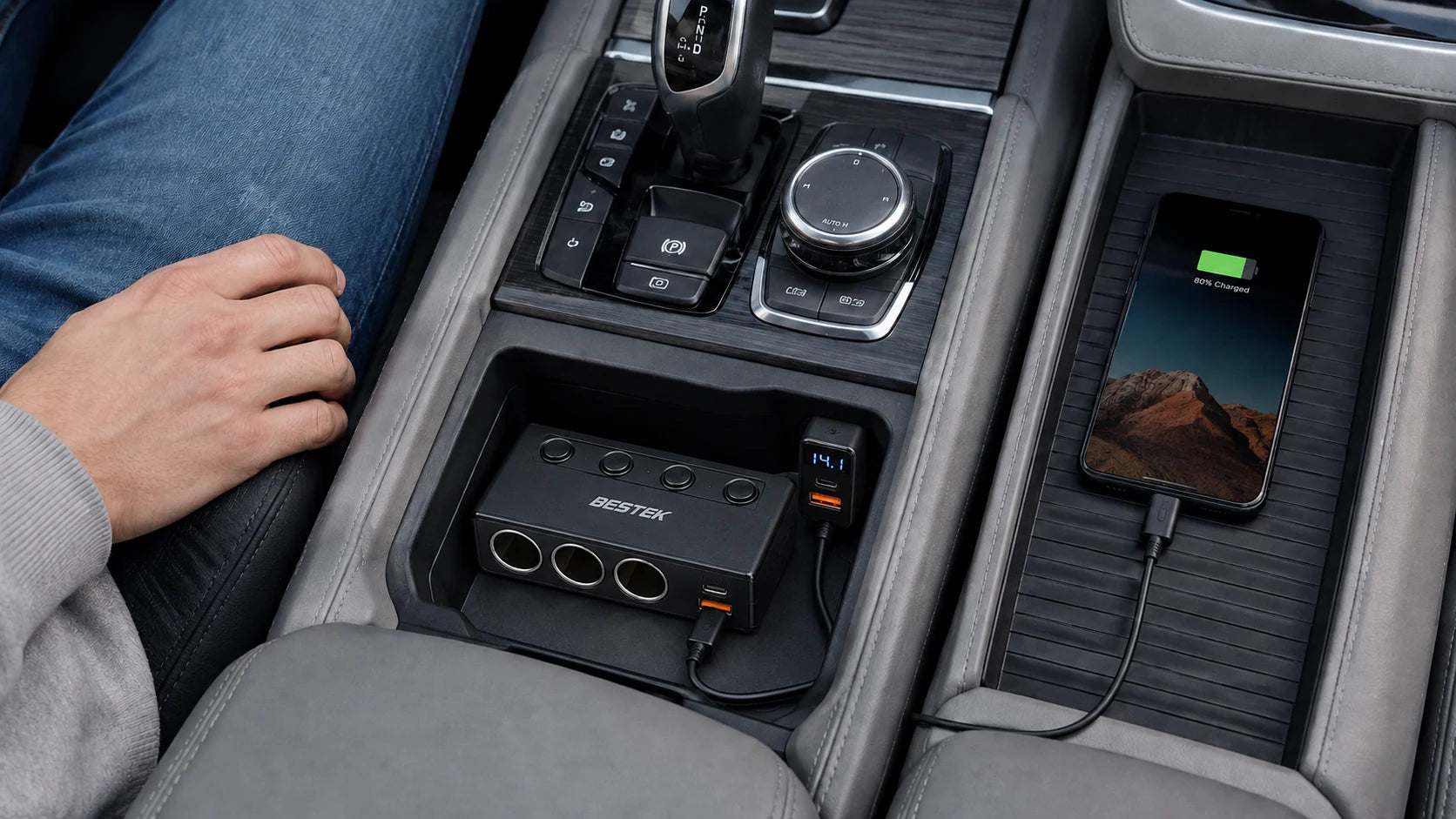180W Car Power Splitter arranged in a matching use scene